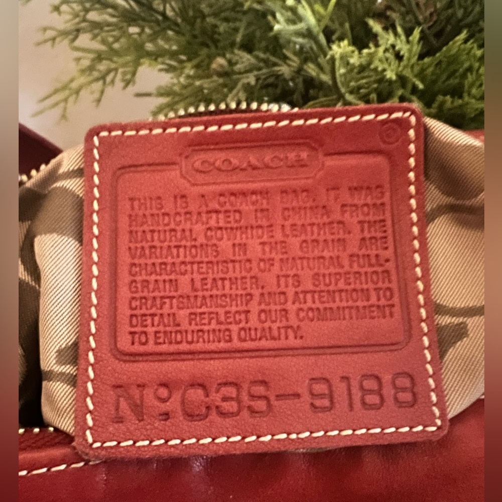 Coach Slim Legacy Duffle - Picture 10 of 11